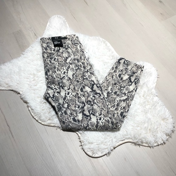 Sanctuary Social Ankle Skinny Jeans - Picture 5 of 10